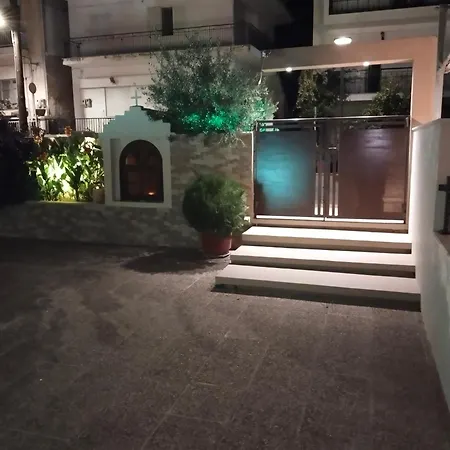 Theasis1 * Néos Marmarás