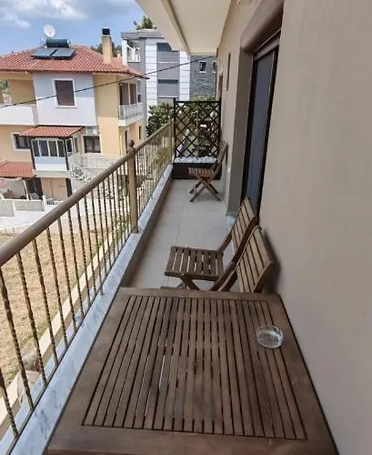Theasis1 * Νέος Μαρμαράς