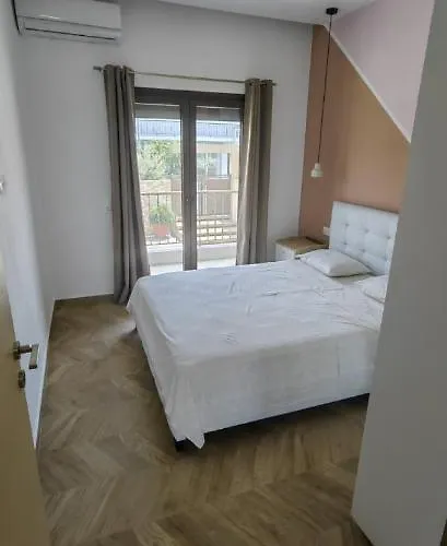 Theasis1 * Νέος Μαρμαράς