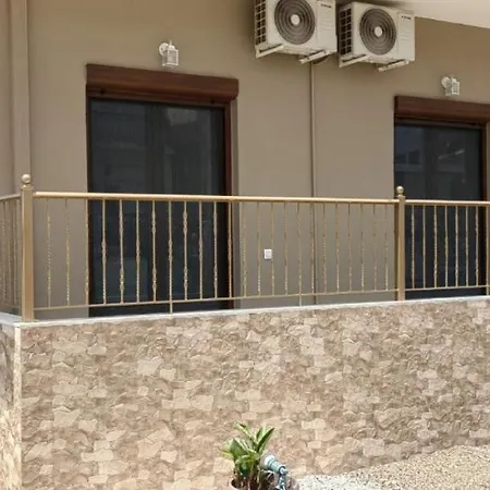 Theasis1 * Neos Marmaras